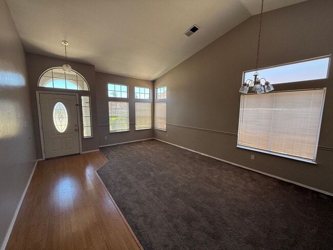 Building Photo - Spacious 4-Bedroom Home in Riverlakes Comm...