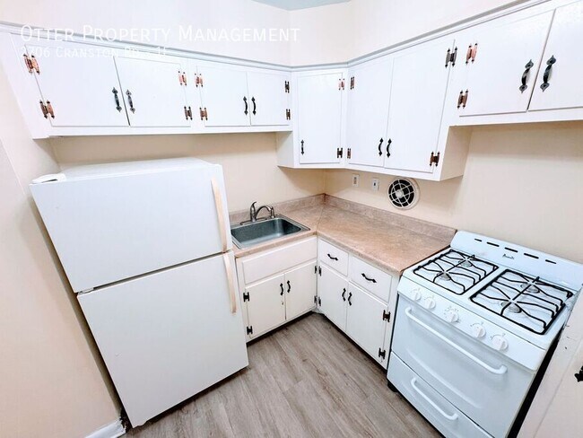 Building Photo - 2706 Cranston Rd