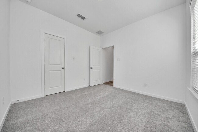 Building Photo - 9223 Willowbank Gap Ln