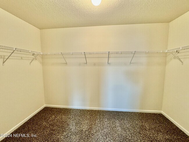 Building Photo - 2172 Carolina Ct