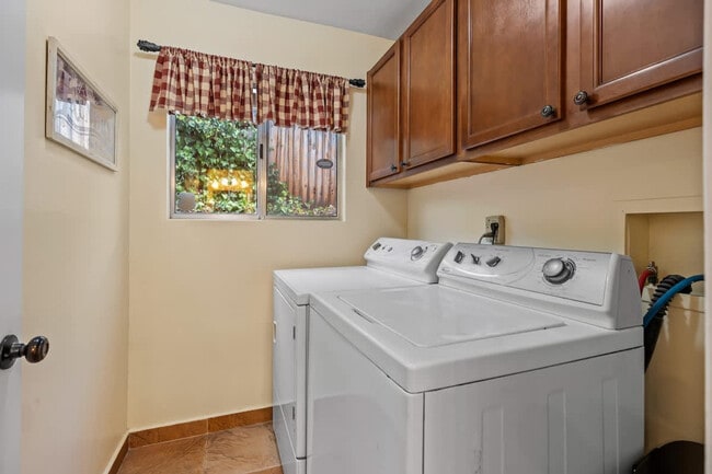 Building Photo - 2003 Pierce Ct