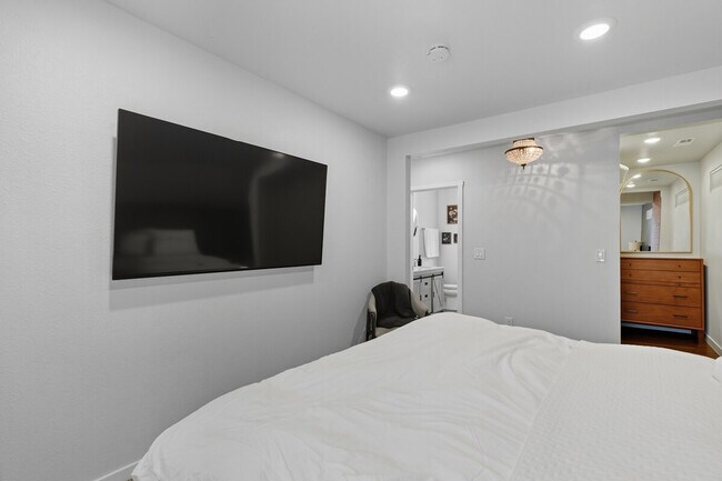 Building Photo - 1119 Prosser Ave