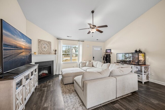 Building Photo - 215 Timber Jack Ct