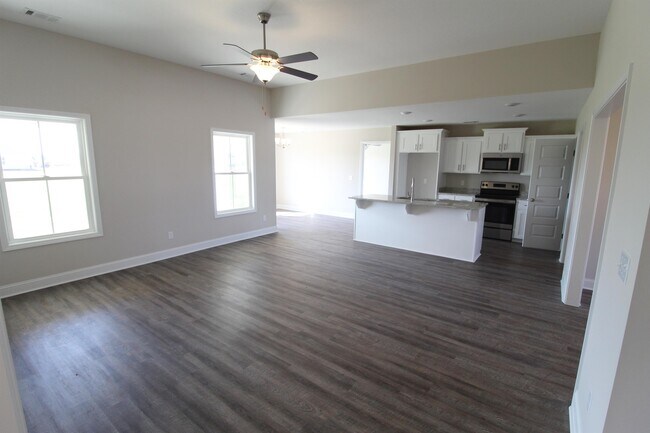 Building Photo - 6083 Forest Dr