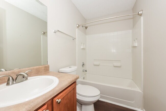 Building Photo - 5240 Sunsail Dr