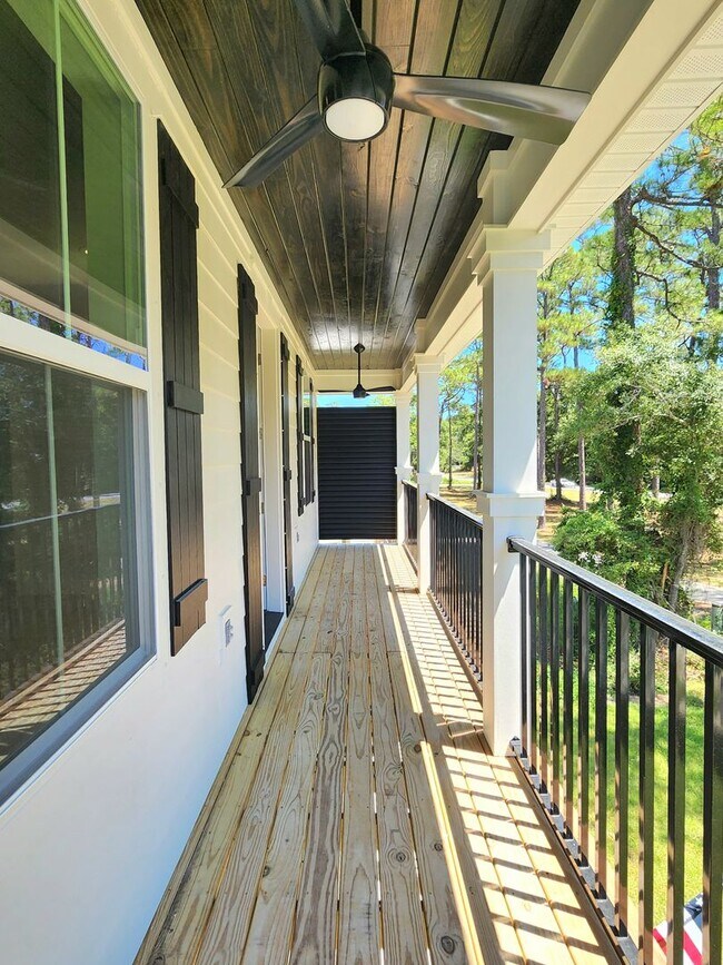 Building Photo - Stunning new executive home in Gulf Shores!