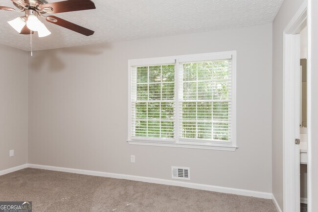 Building Photo - 46 Normas Way