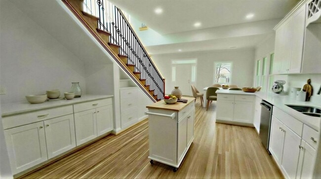 Building Photo - Spacious House across the street from UT - large deck and balcony with great views.