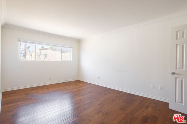 Building Photo - 2616 5th St