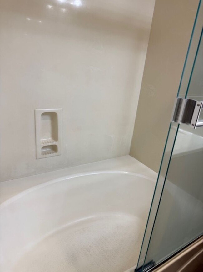 Building Photo - Gorgeous Natomas Condo