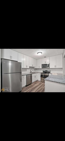 Building Photo - 325 Winding River Dr