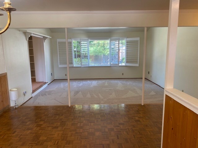Entrance and Living room - 819 Midvale Ln