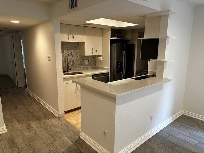 Building Photo - 1909 Brun St