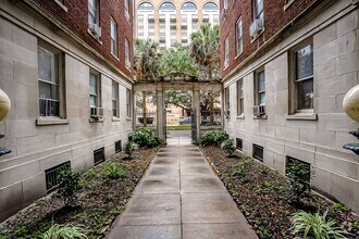 Building Photo - Furnished & Perfectly Located Downtown in ...