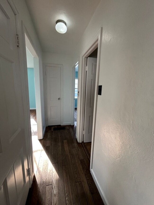 Building Photo - Spacious 3-Bedroom, 2-Bathroom Home – Accepting Section 8 – $1,175/Month