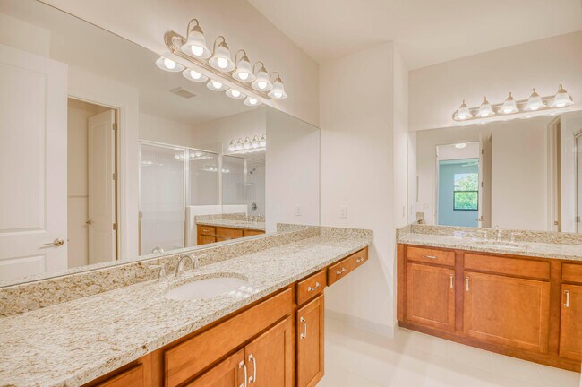 Building Photo - 12555 SW Manatee Marsh Ter