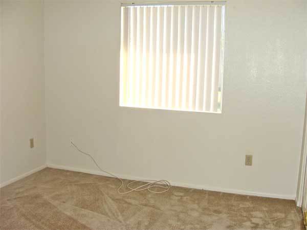 Building Photo - GREAT TEMPE LOCATION - 3 BED 2 BATH NOW AV...