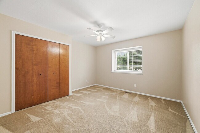 Building Photo - $2,845.95- 4-Bed /3-Bath Gem with Finished Basement and Fenced-in Yard in Colorado Springs!