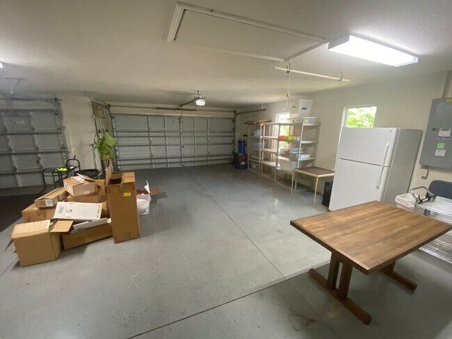 Building Photo - 733 Winifred Way