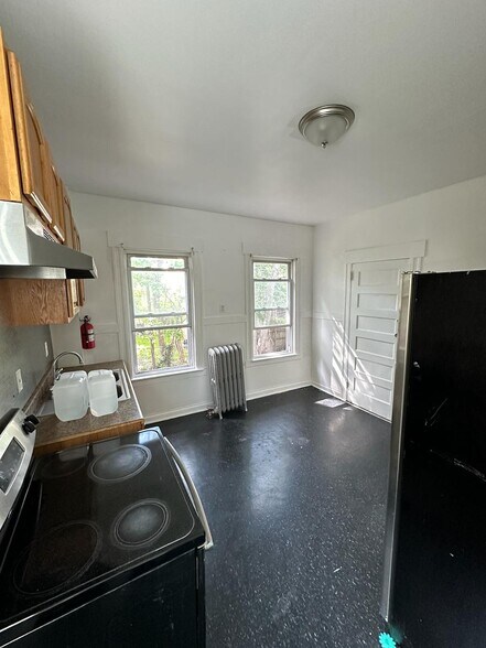 Building Photo - 309 Ellis Ave