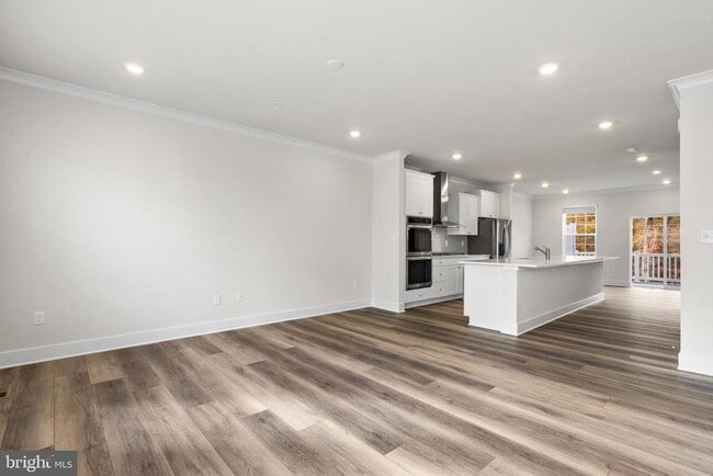 Building Photo - 516 Downswing Rd