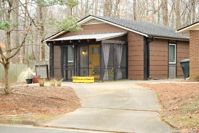 Building Photo - 2101 Tarrywood Dr