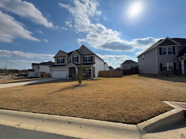 Building Photo - 805 Harley Farms Dr