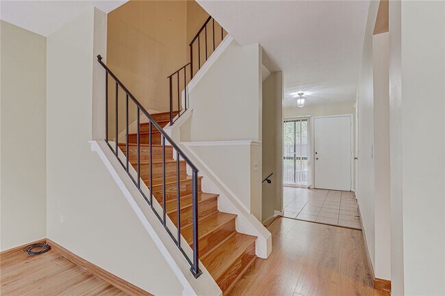 Building Photo - 79 Wintergreen Way