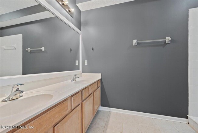 Building Photo - 122 Jardin De Mer Pl