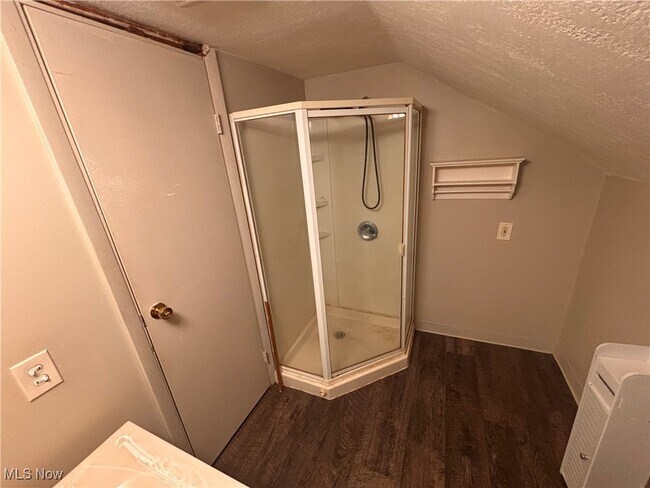 Building Photo - 1453 Woodbirch Ave