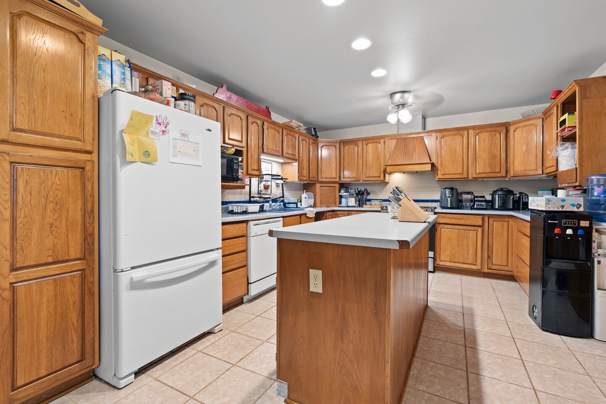 Refrigerator - 21335 Northcape St