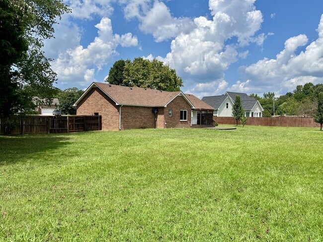 Building Photo - 2758 Shepherds Ct