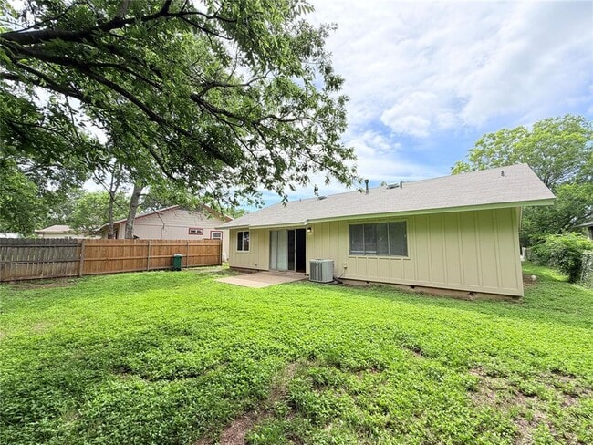 Building Photo - 5206 Village Trail