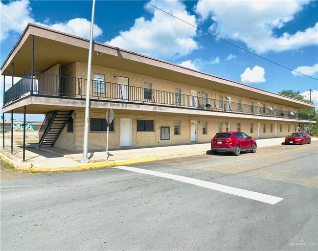 Primary Photo - 1002 Miller Ave