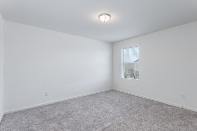 Building Photo - 415 Madison Way