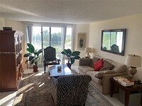 Building Photo - 3465 Via Poinciana
