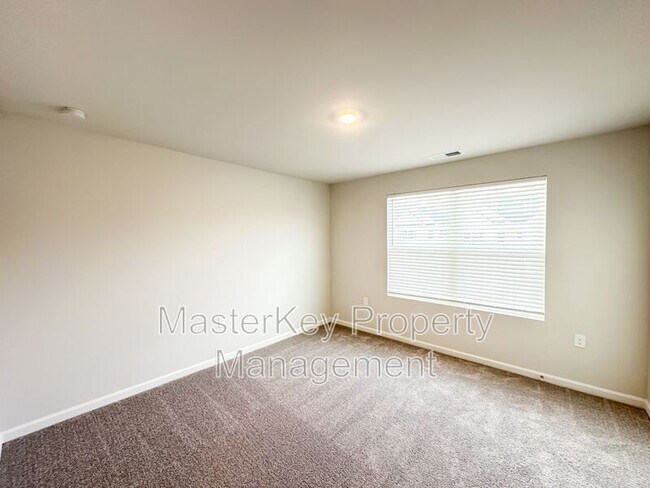 Building Photo - 4905 Arkose Dr