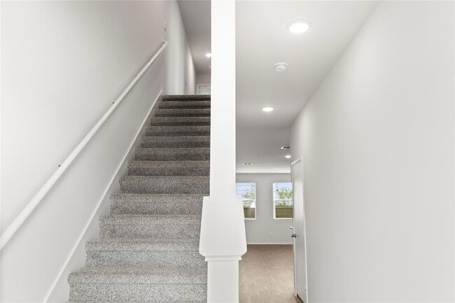 Building Photo - 131 Kendall Ln