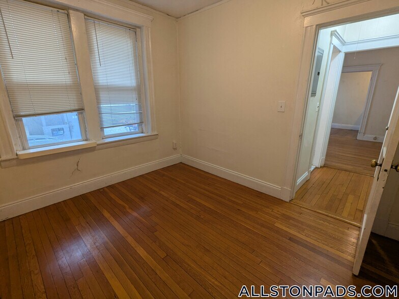 Building Photo - 33 Walbridge St
