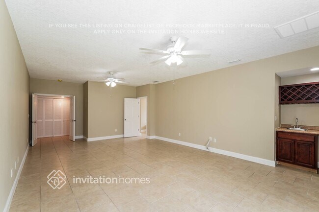 Building Photo - 8012 Pine Hill Dr