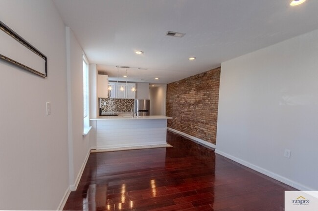 Building Photo - 2608 E Fayette St