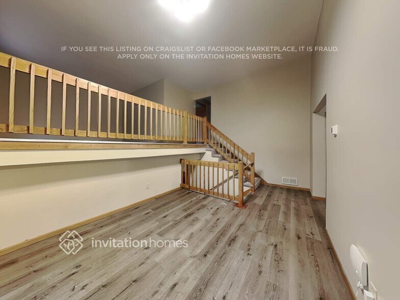 Building Photo - 5565 Knoll Dr