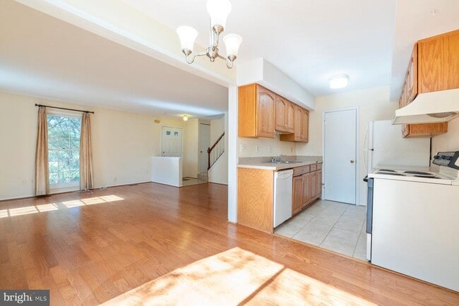 Building Photo - 39 Triple Crown Ct