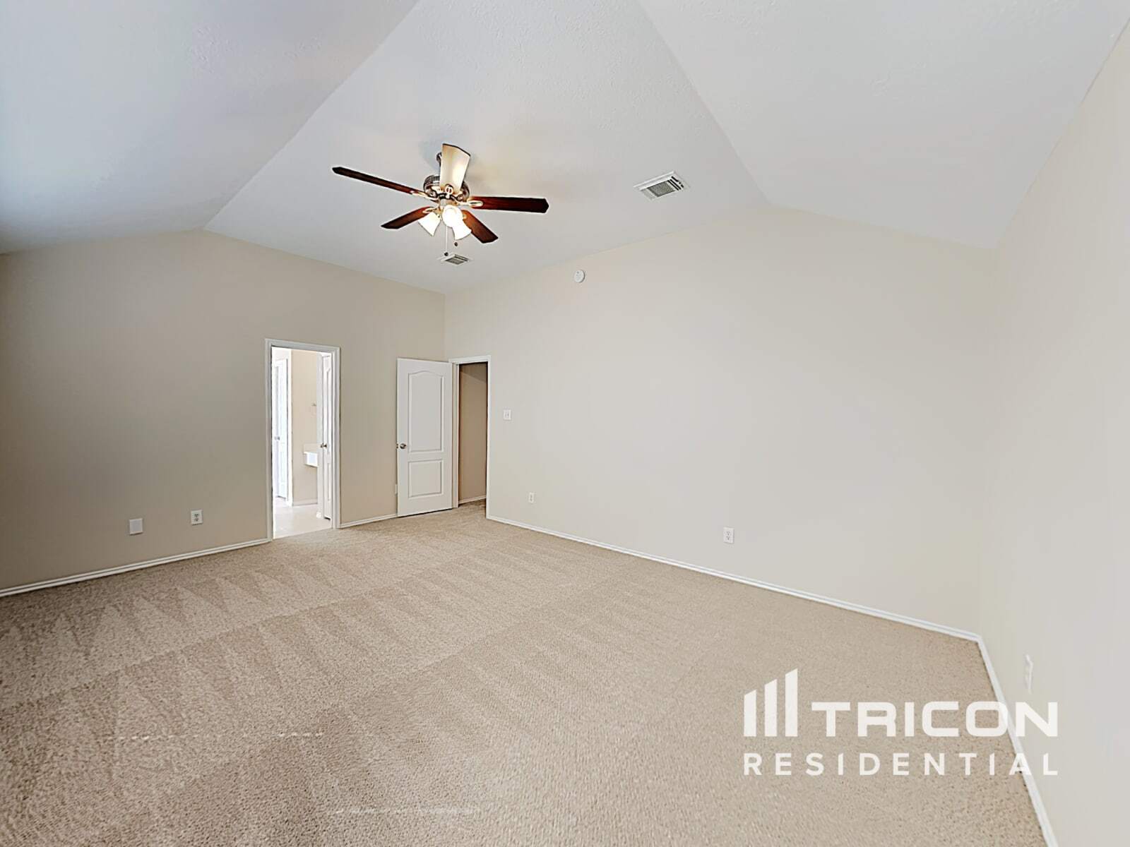 Building Photo - 9715 Haleys Comet Cir
