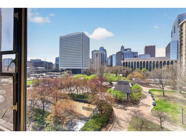 Building Photo - 19 S 1st St