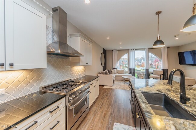 Building Photo - 29 Ashbourne Dr
