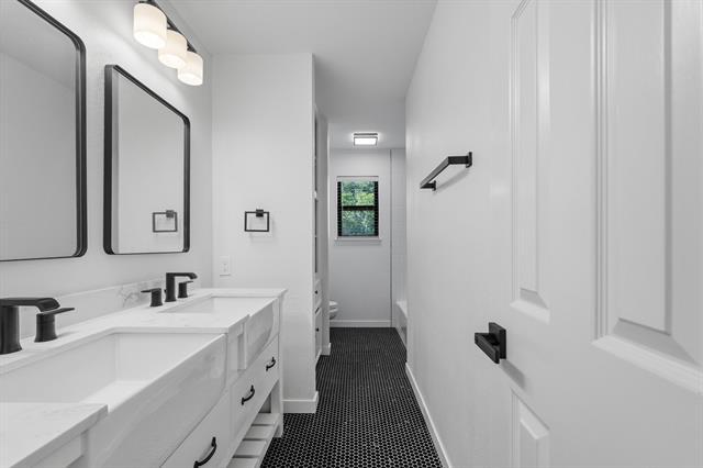 Building Photo - 5742 Ledgestone Dr