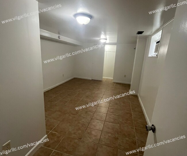 Building Photo - 1677 W 14th Ave