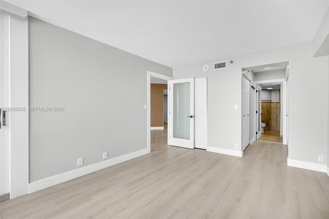 Building Photo - 6767 Collins Ave