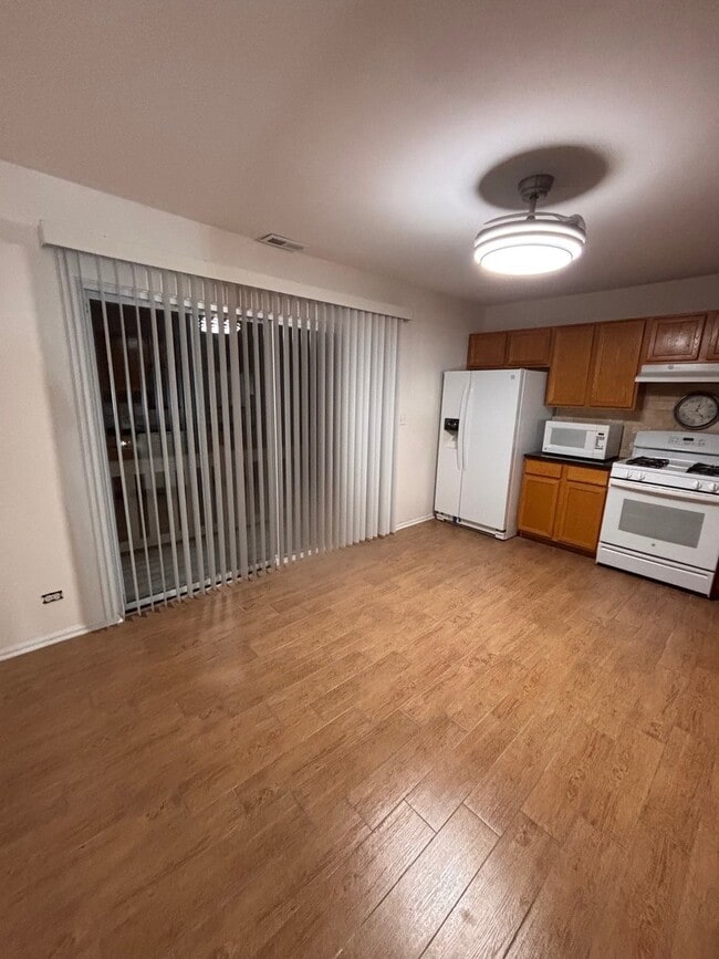 Building Photo - 2712 Woodmere Dr